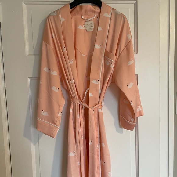 Kate Spade Swan Robe - Picture 2 of 5